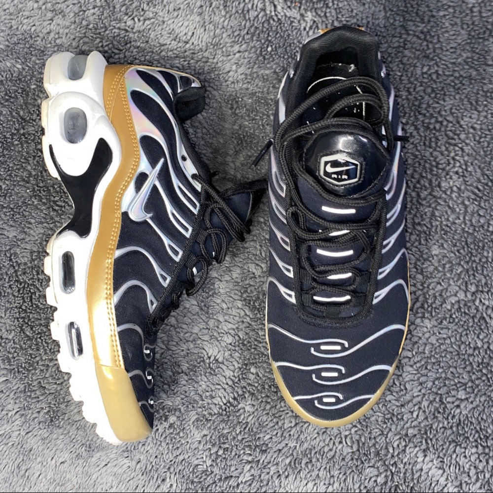 Black & gold Nike Air Max +